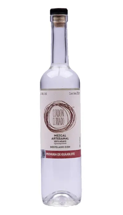 Mezcal Cordón Cerrado Pechuga de Guajolote y Mole Oaxaqueño